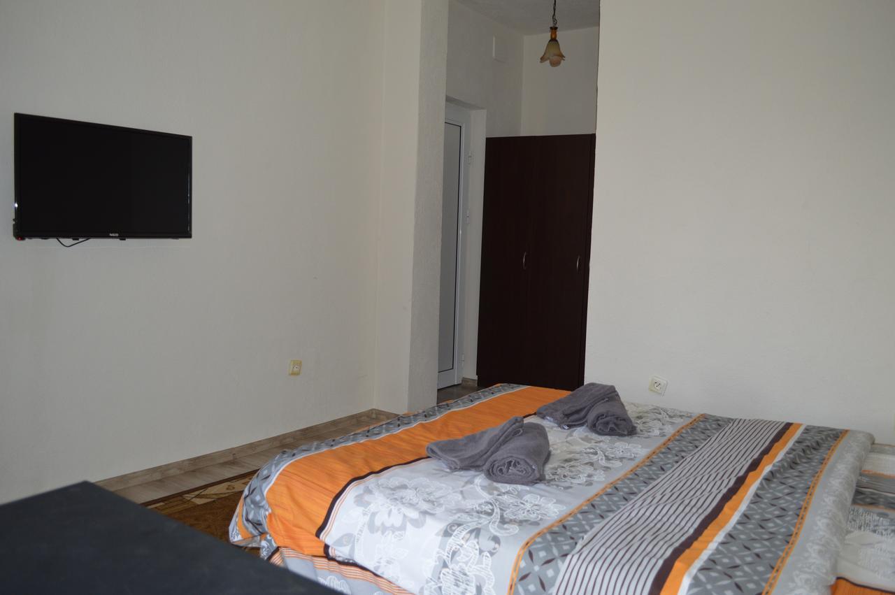 Dionis Hotel ペトリチ エクステリア 写真